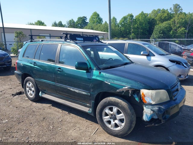 Salvage Toyota Highlander Image