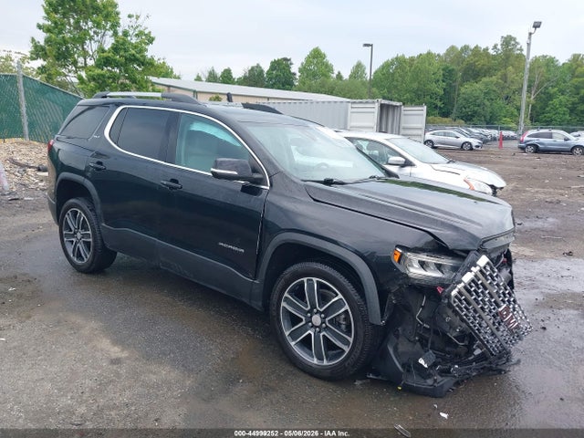 Salvage GMC Acadia Image