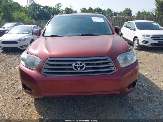 Toyota Highlander Base V6