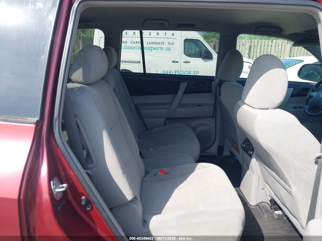 Toyota Highlander Base V6