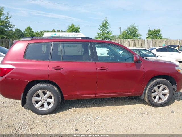 Toyota Highlander Base V6