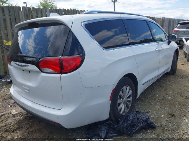 Chrysler Pacifica Touring L