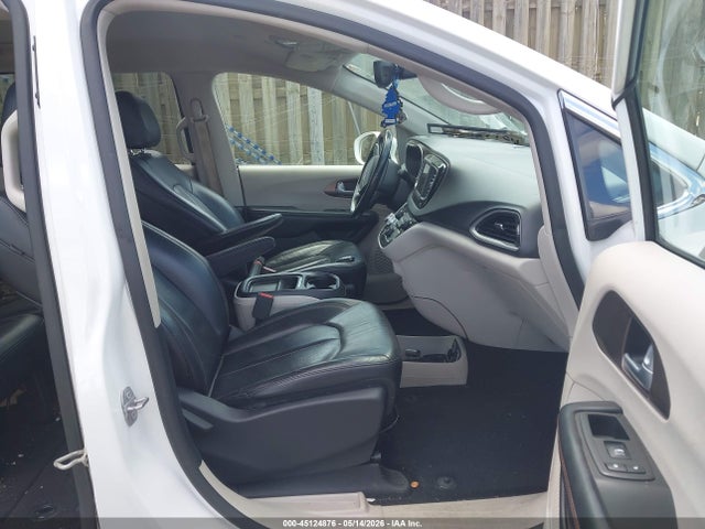 Chrysler Pacifica Touring L