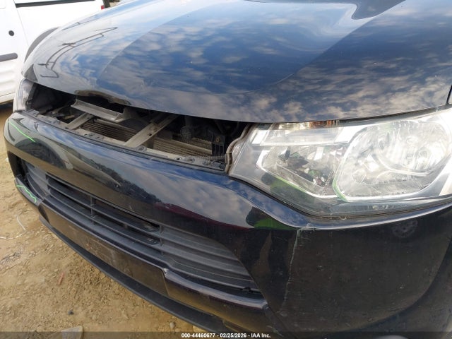 Mitsubishi Outlander Es