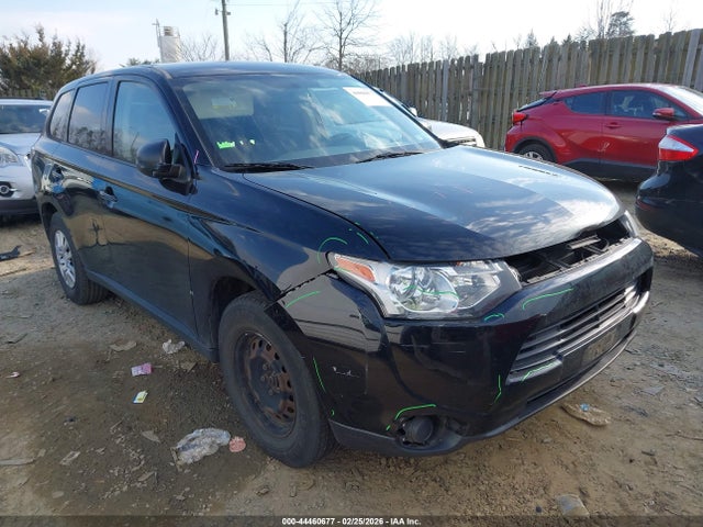 Salvage Mitsubishi Outlander Image