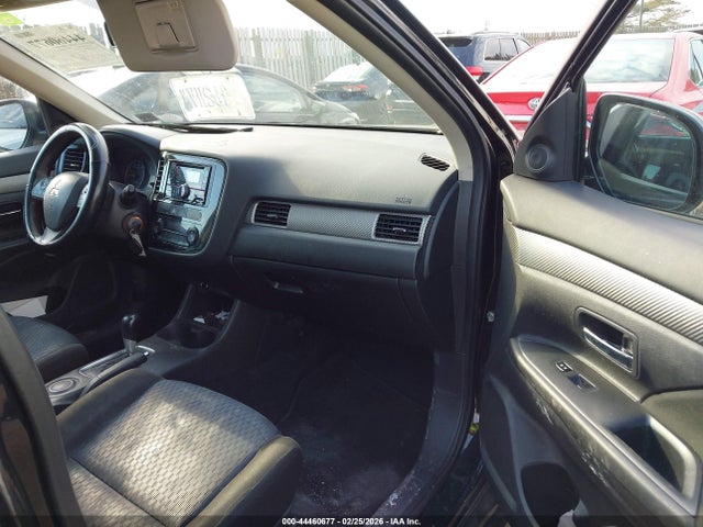 Mitsubishi Outlander Es