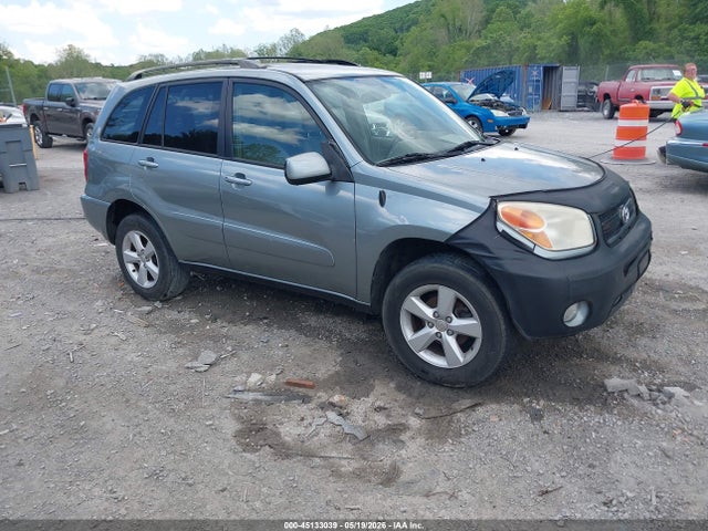 Salvage Toyota RAV4 Image