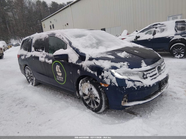 Salvage Honda Odyssey Image