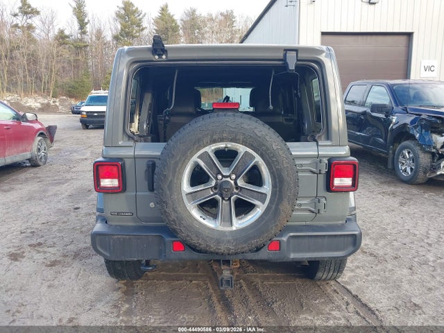 Jeep Wrangler Sahara