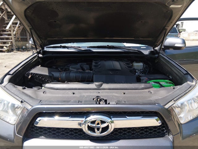 Toyota 4Runner Limited V6