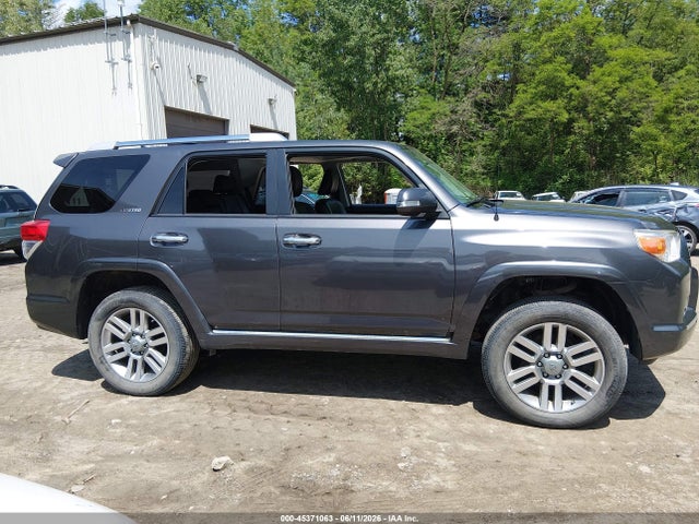 Toyota 4Runner Limited V6