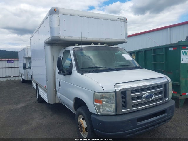 Salvage Ford E-450 Image