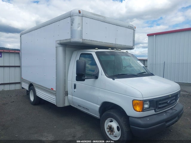 Salvage Ford E-450 Image