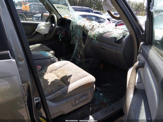 Toyota Sequoia Sr5 V8