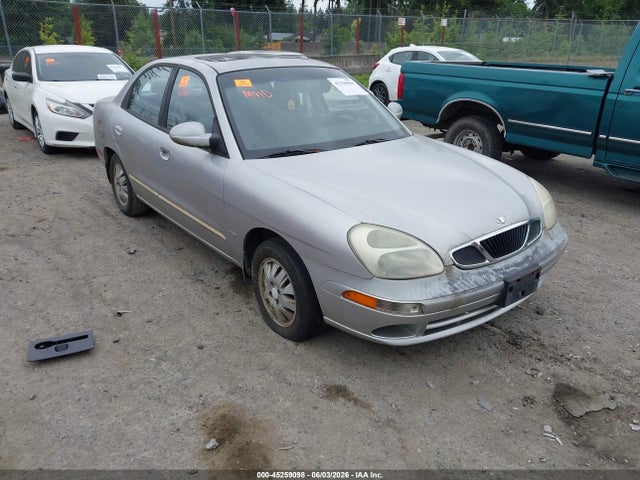 Salvage Daewoo Nubira Image