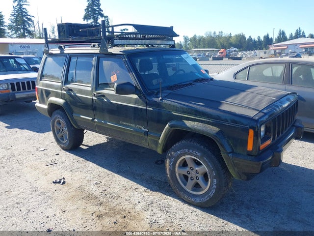 Salvage Jeep Cherokee Image