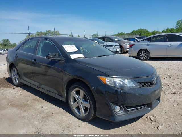 Salvage Toyota Camry Image