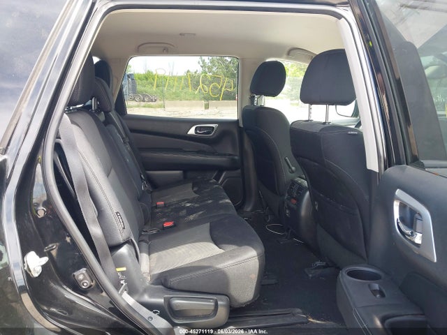 Nissan Pathfinder Sv