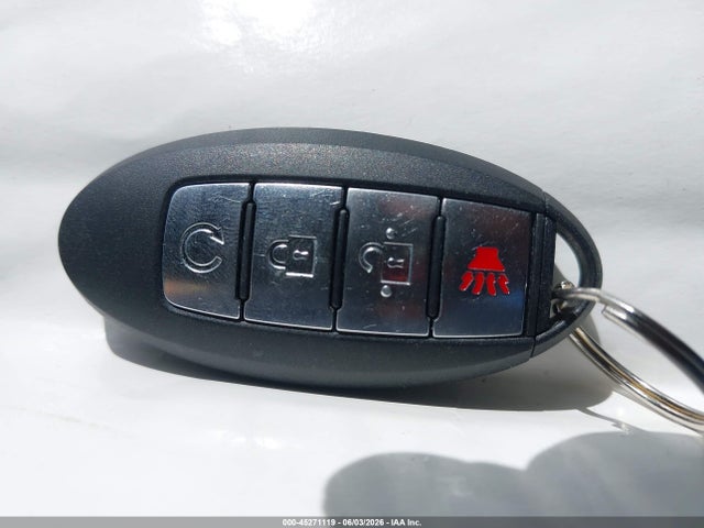 Nissan Pathfinder Sv