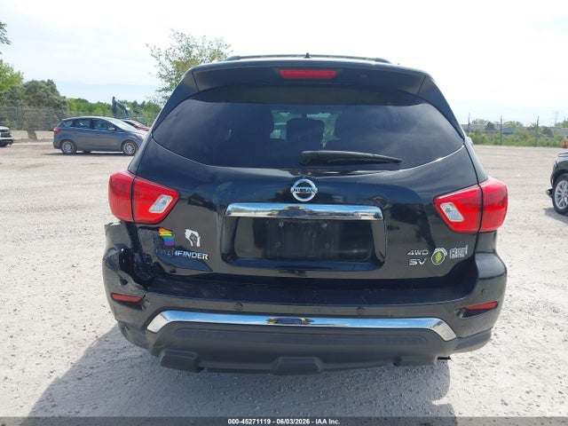 Nissan Pathfinder Sv