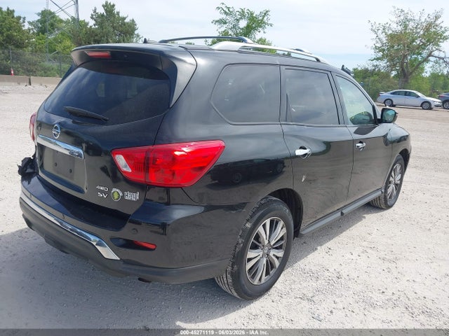 Nissan Pathfinder Sv