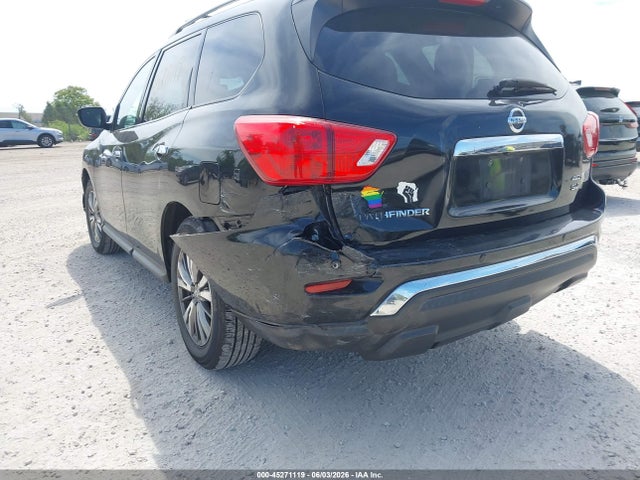 Nissan Pathfinder Sv