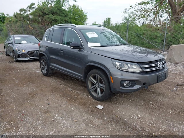 Salvage Volkswagen Tiguan Image