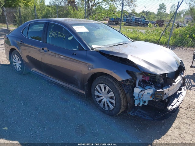 Salvage Toyota Camry Image