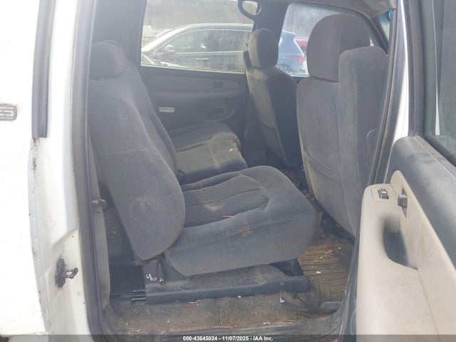 Chevrolet Suburban 2500 Ls