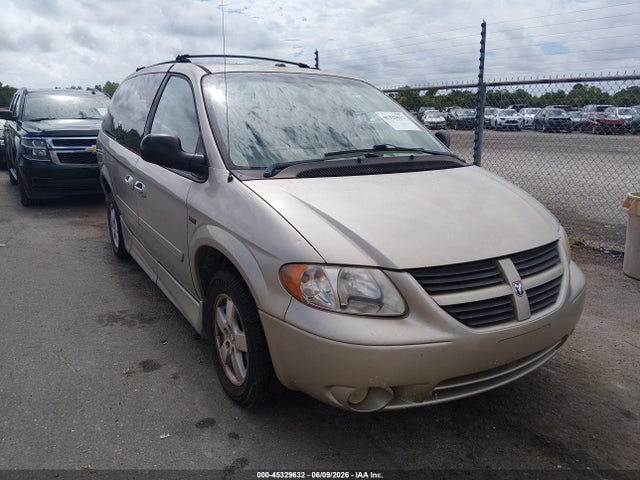 Salvage Dodge Grand Caravan Image