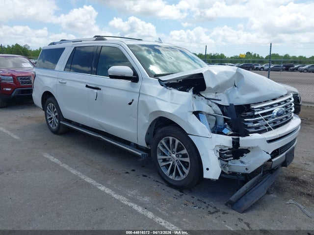Salvage Ford Expedition Image
