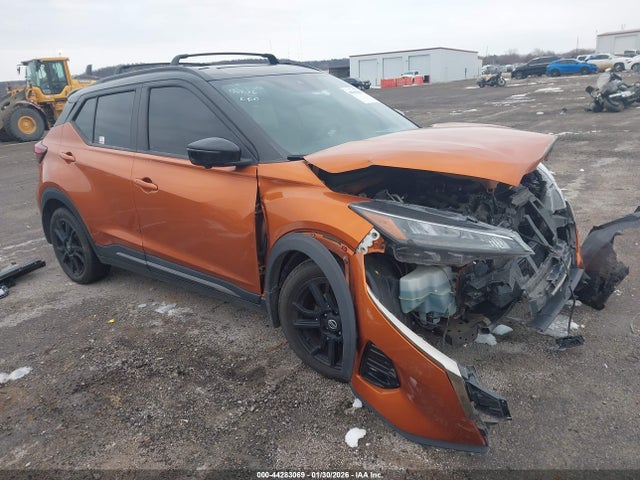 Salvage Nissan Kicks Image