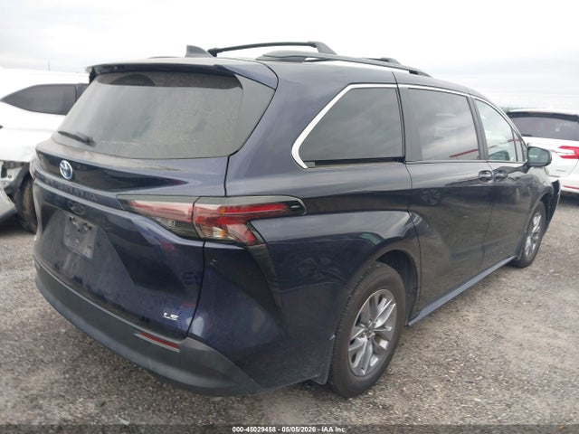 Toyota Sienna Le