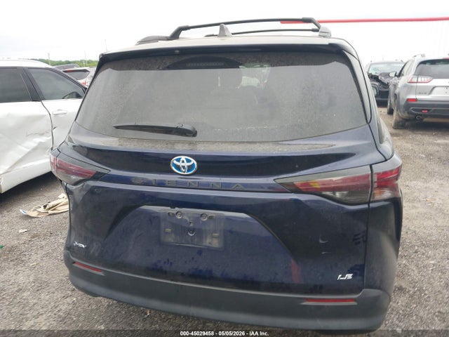 Toyota Sienna Le