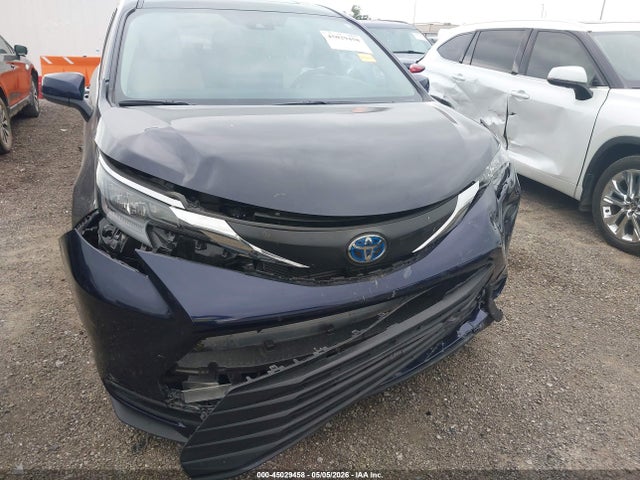 Toyota Sienna Le