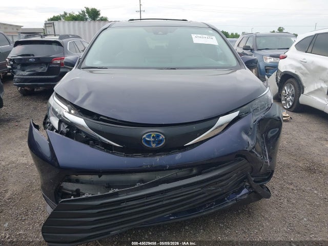 Toyota Sienna Le