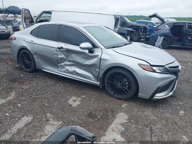 Salvage Toyota Camry Image