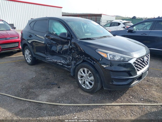 Salvage Hyundai TUCSON Image