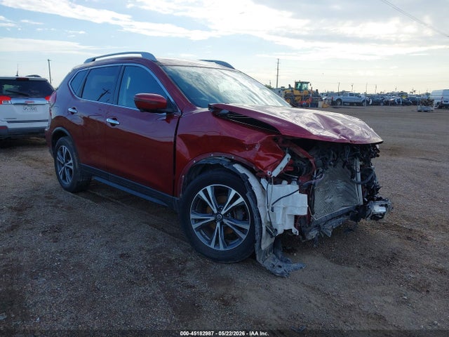Salvage Nissan Rogue Image