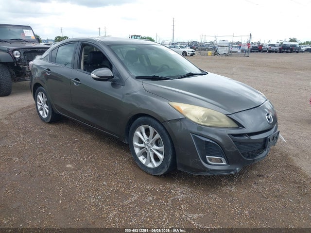 Salvage Mazda Mazda3 Image