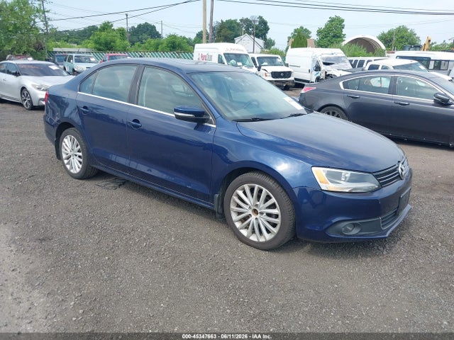 Salvage Volkswagen Jetta Image