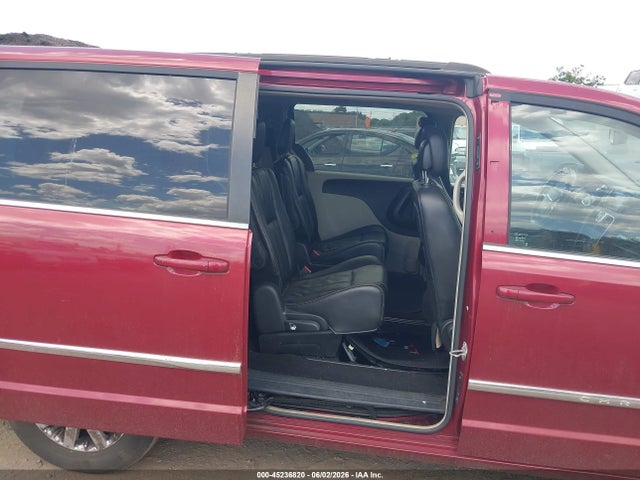 Chrysler Town & Country Touring