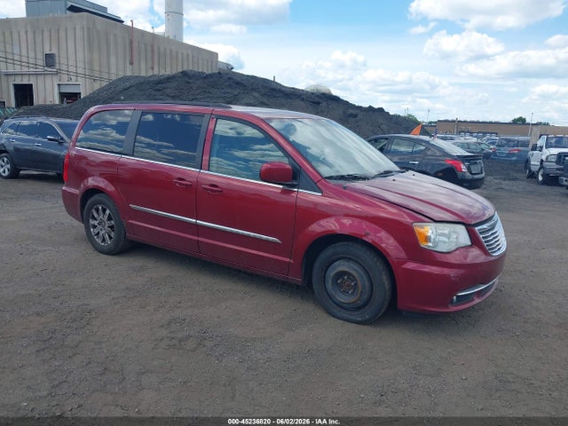 Salvage Chrysler Town & Country Image