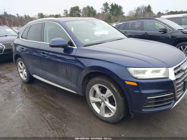 Salvage Audi Q5 Image