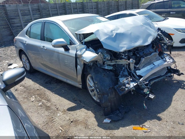 Salvage Toyota Camry Image