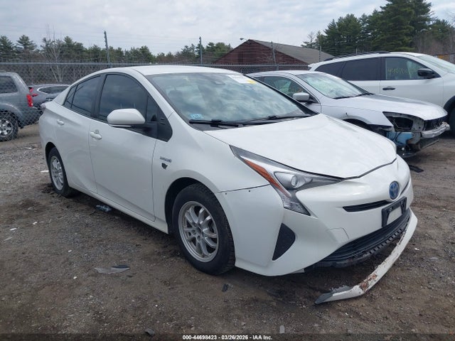 Salvage Toyota Prius Image