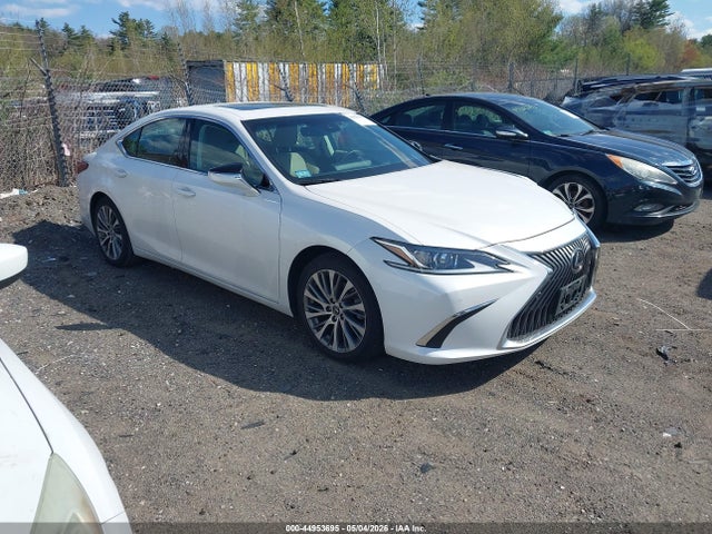 Salvage Lexus Es Image