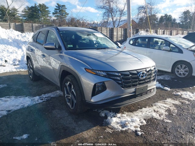 Salvage Hyundai TUCSON Image