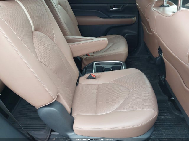Toyota Grand Highlander Platinum