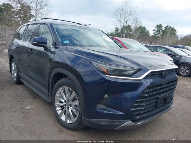 Salvage Toyota Grand Highlander Image